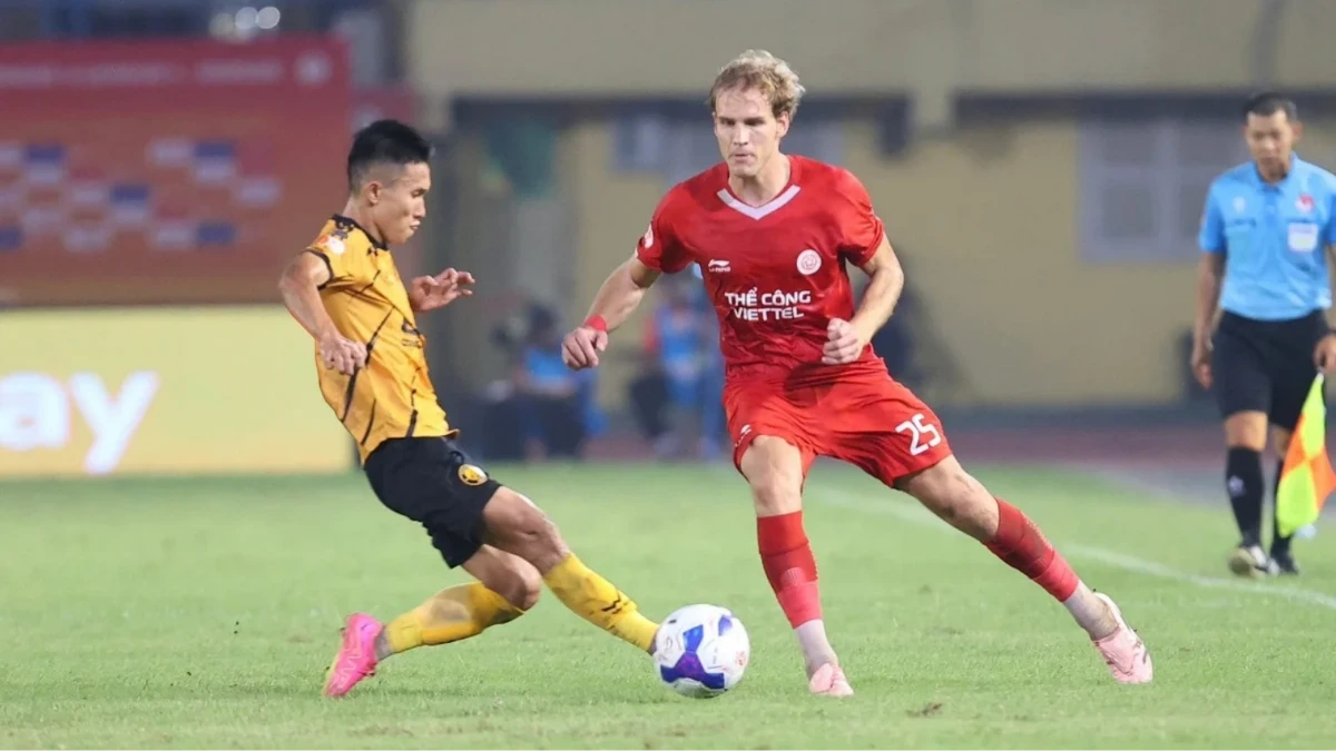 Thể Công Viettel kiên trì bám đuổi ngôi đầu V.League
