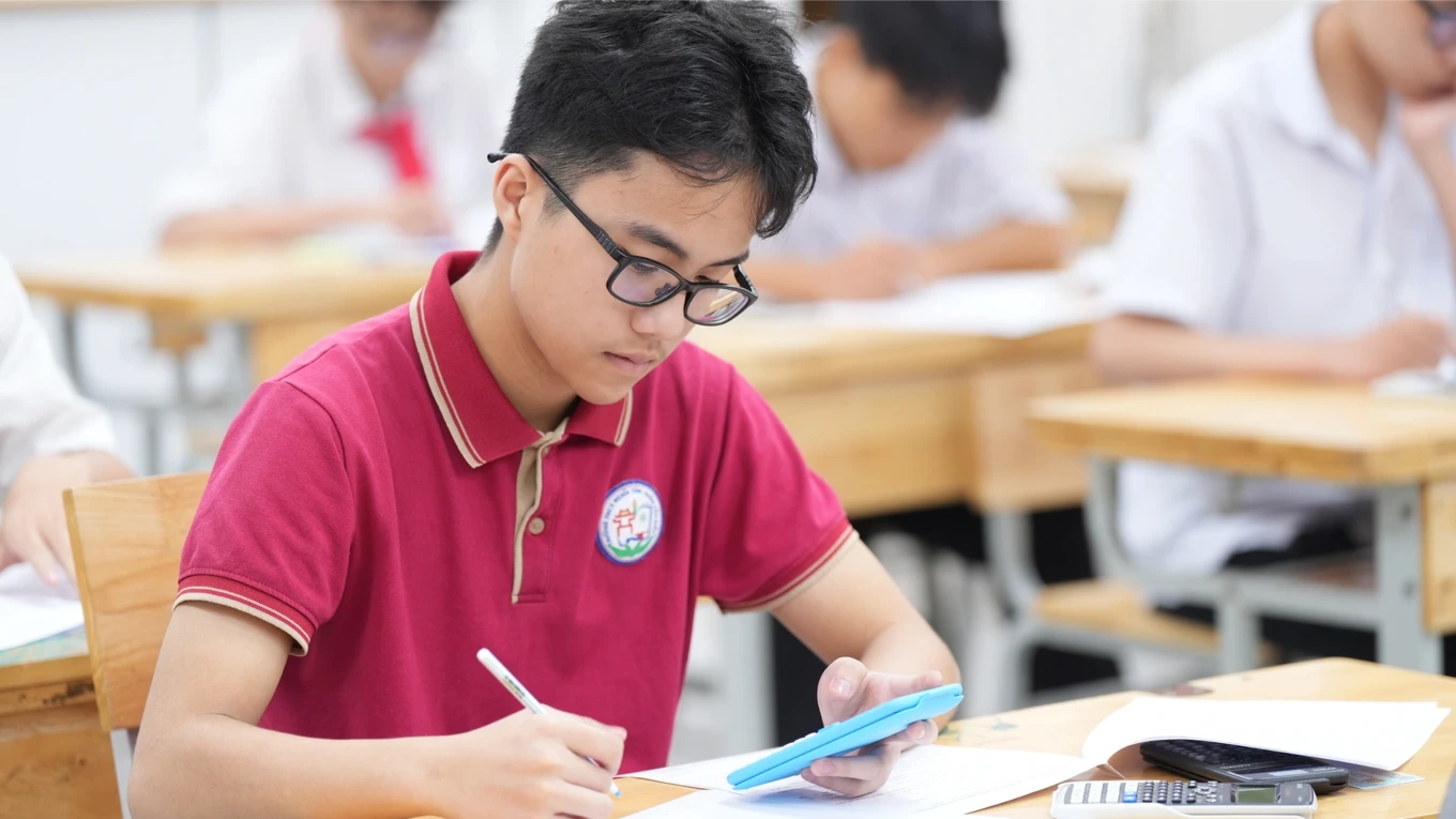 400 học sinh tham dự giải toán trên máy tính cầm tay cấp thành phố