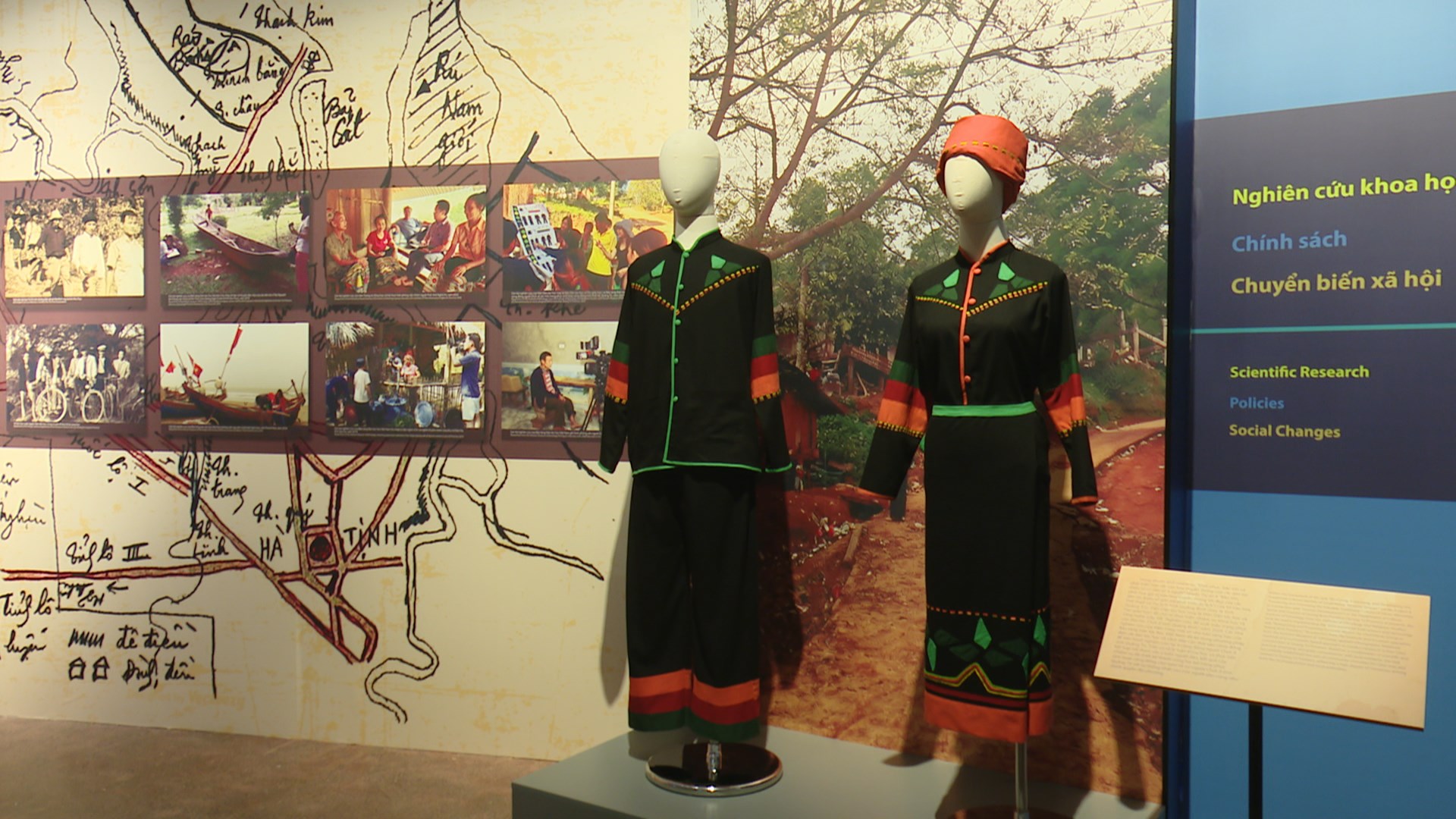 Phục dựng, thiết kế trang phục mới cho đồng bào dân tộc Chứt