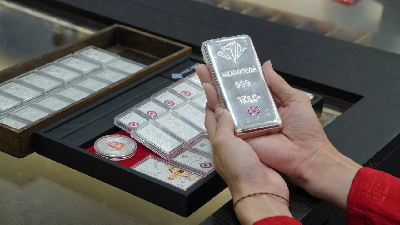 Thận trọng khi đầu tư bạc