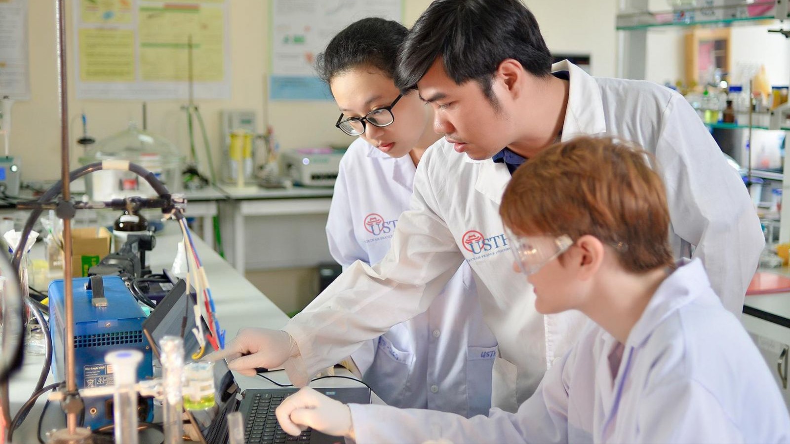 Từ tri thức đến cống hiến: Hành trình của các nhà khoa học Việt Nam