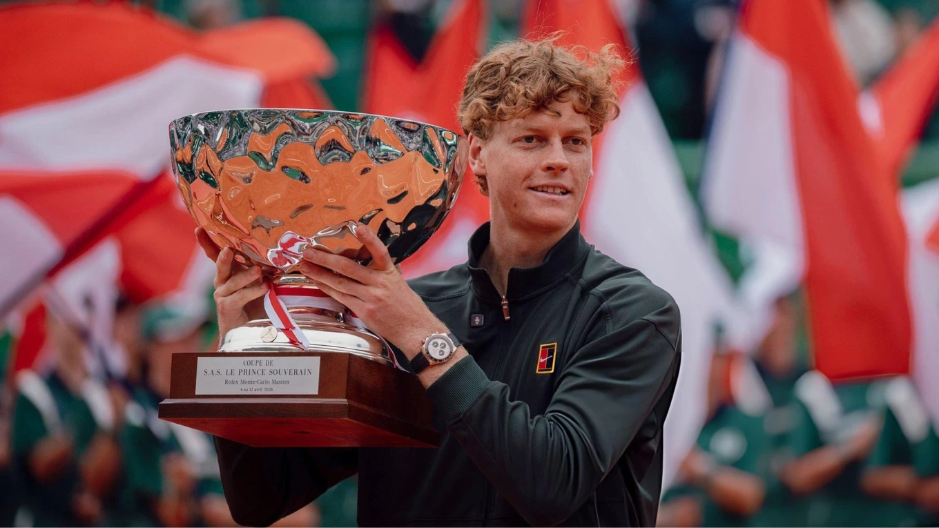 Jannik Sinner tiếp bước nhiều huyền thoại