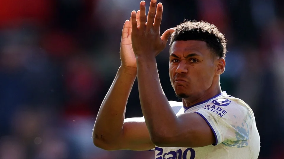 Aston Villa bỏ lỡ cơ hội trở lại top 3