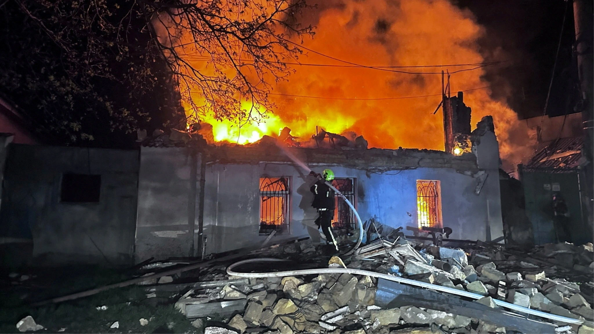 Nga, Ukraine cáo buộc nhau vi phạm lệnh ngừng bắn dịp lễ phục sinh