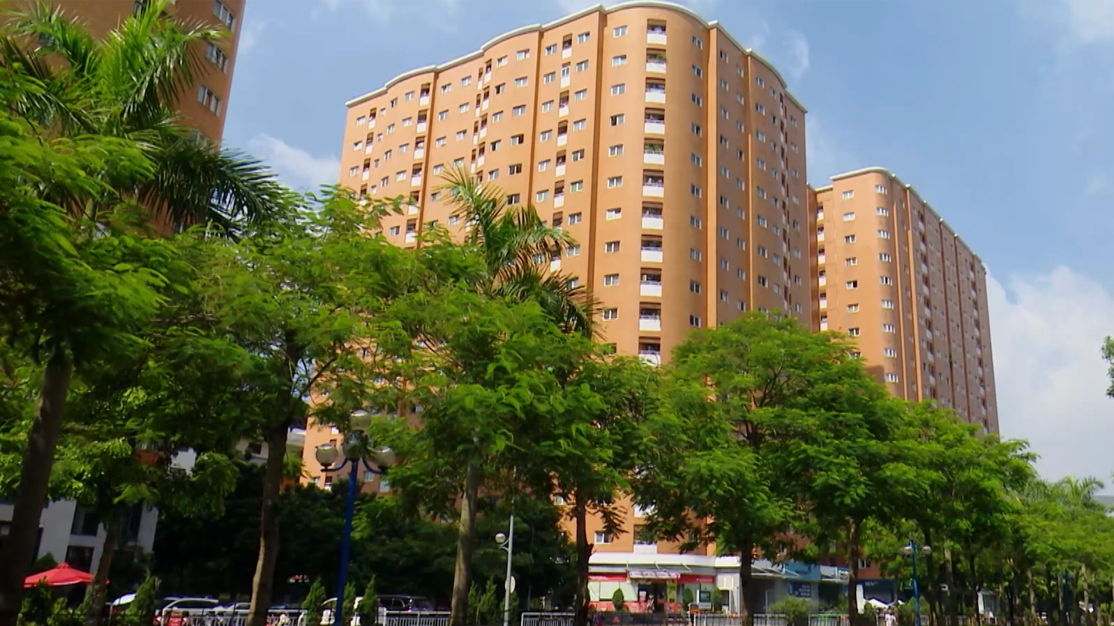 Phát triển đô thị theo hướng hình thành các cực tăng trưởng