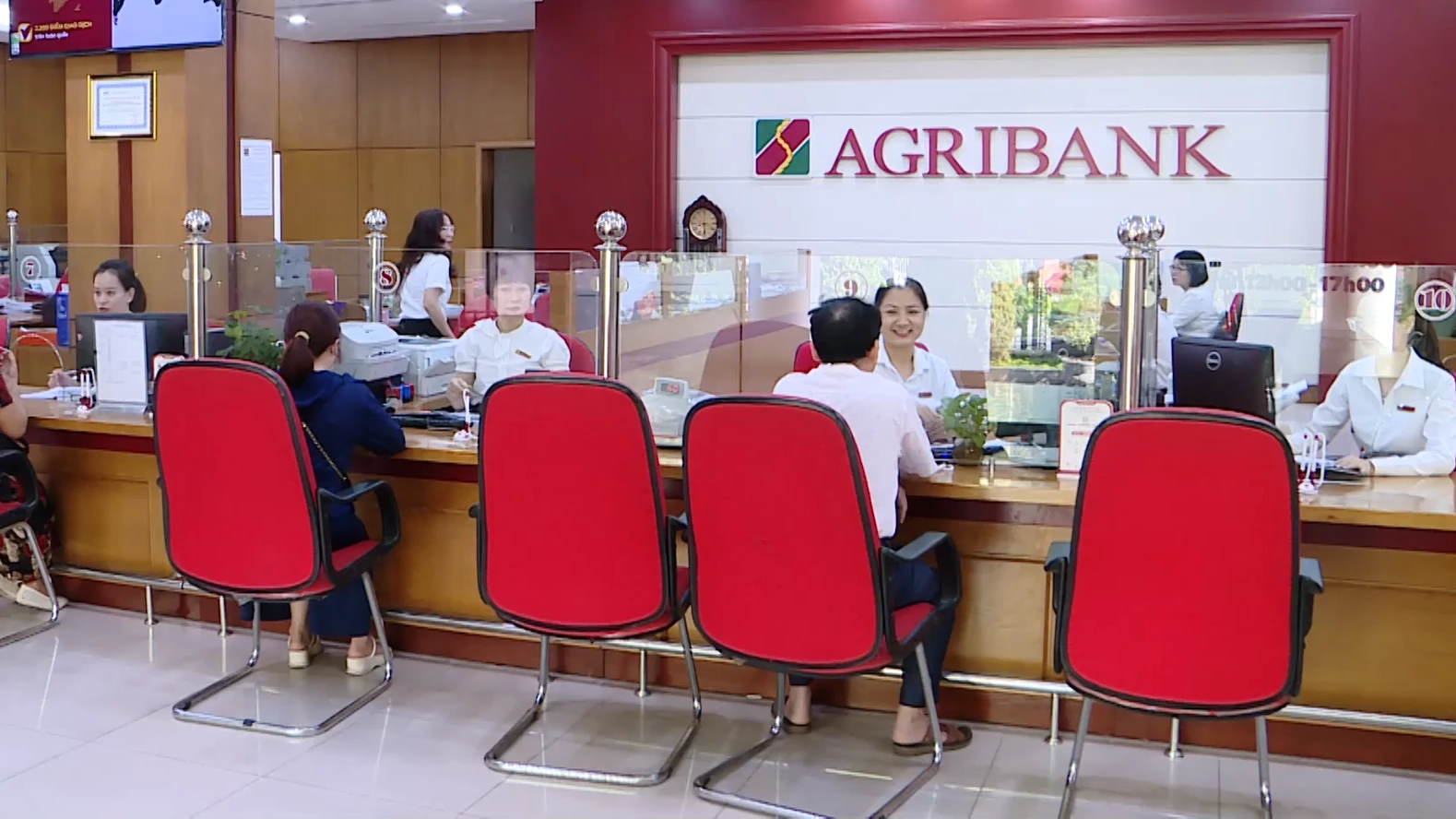 Lãi suất neo cao, thị trường 'sàng lọc' nhà đầu tư