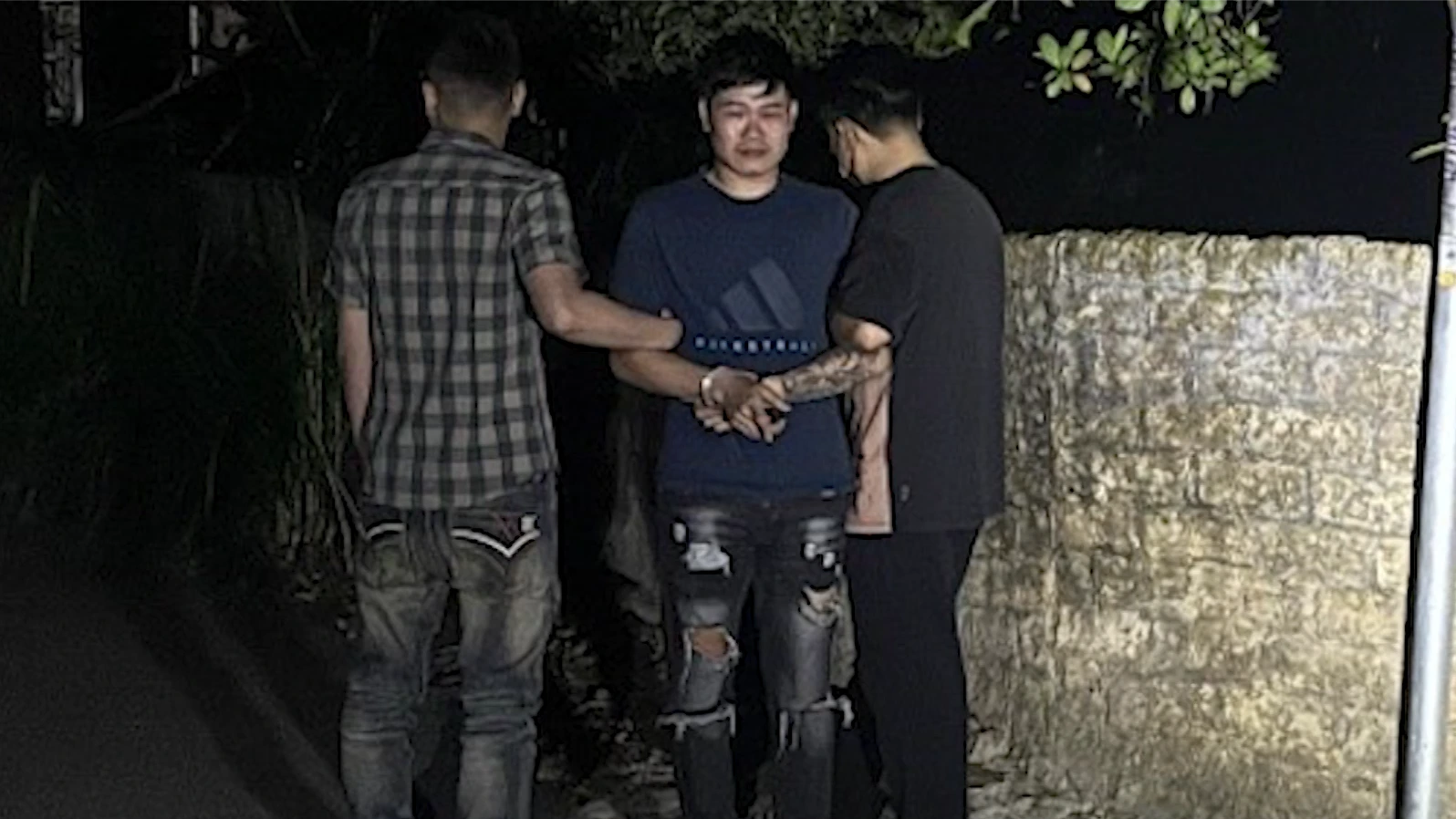 Công an xã Quảng Oai bắt giữ 'đầu nậu' ma túy 9x