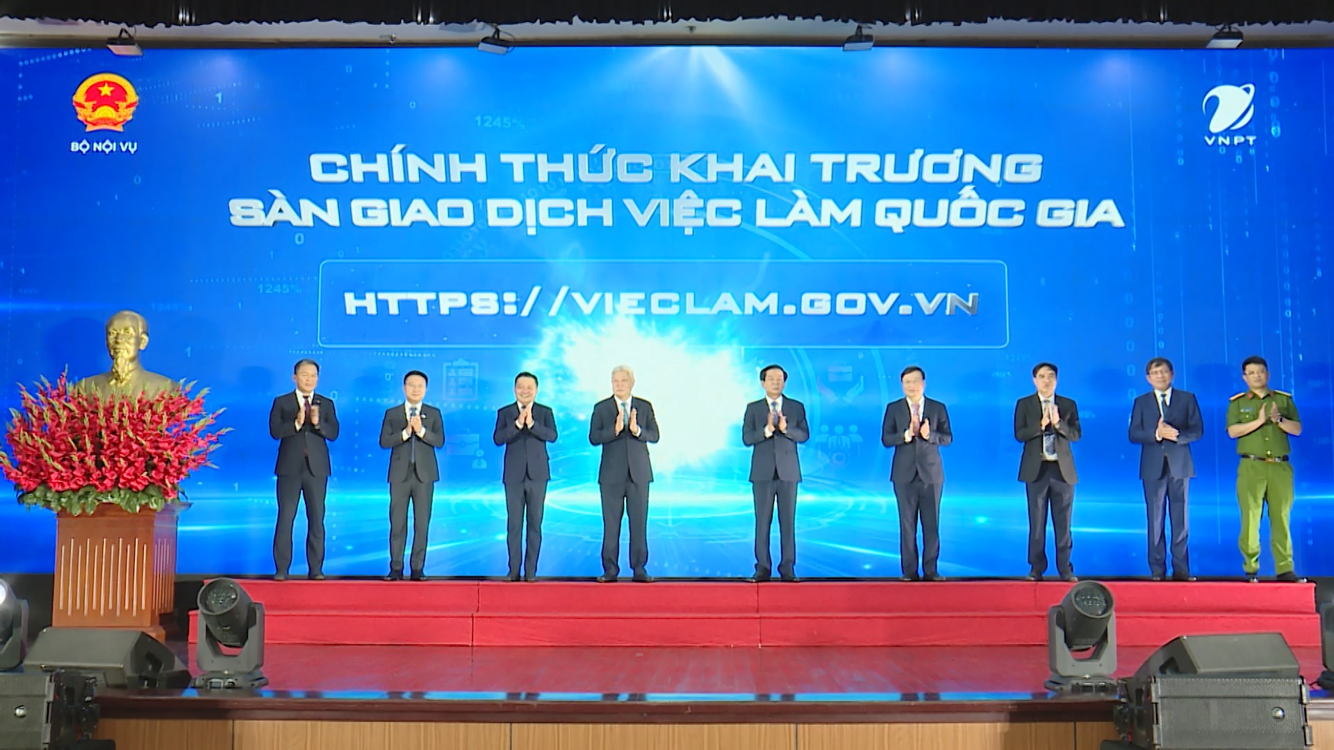 Kết nối thị trường lao động trên không gian số