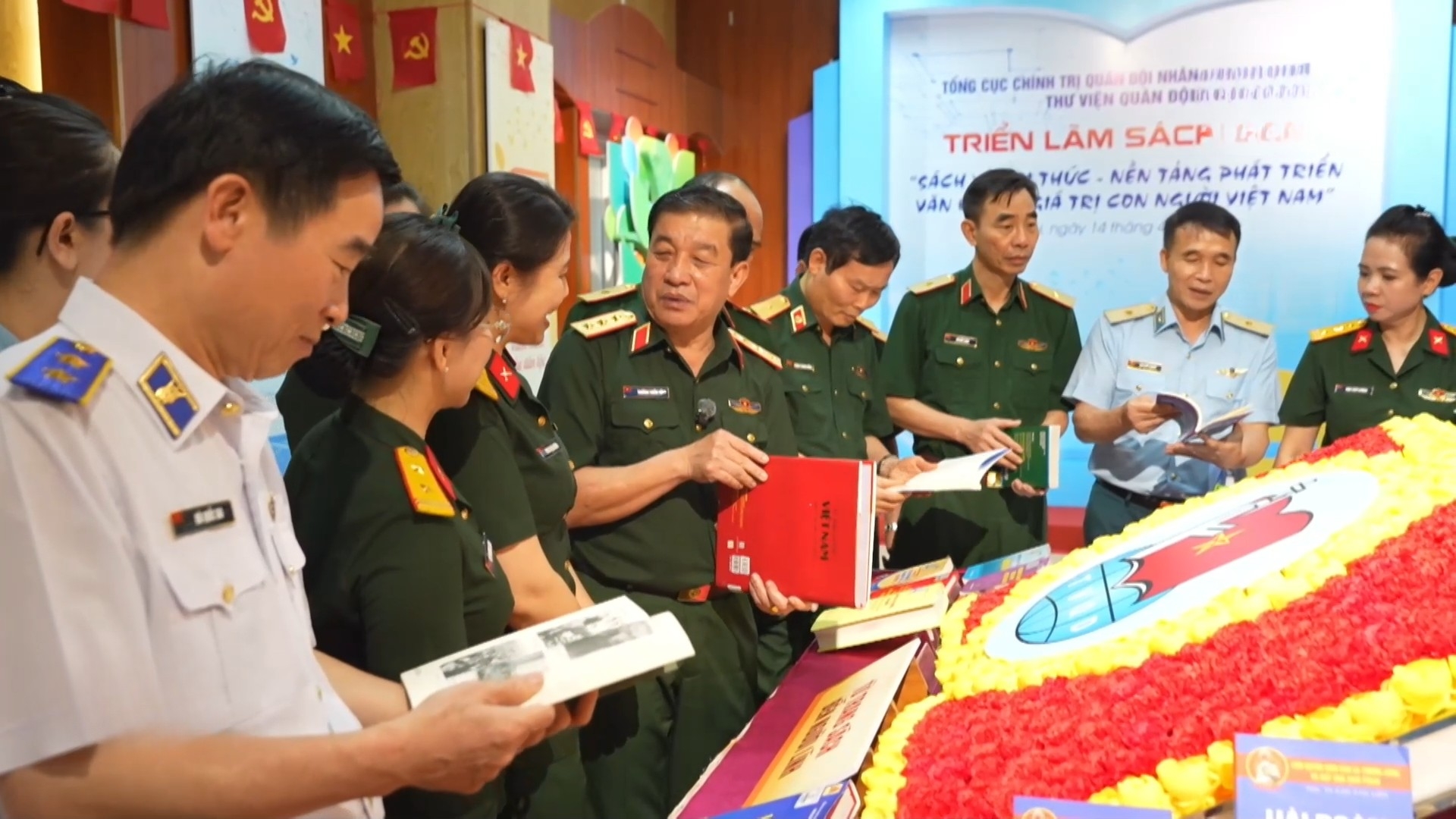 Ngày sách và văn hóa đọc trong quân đội