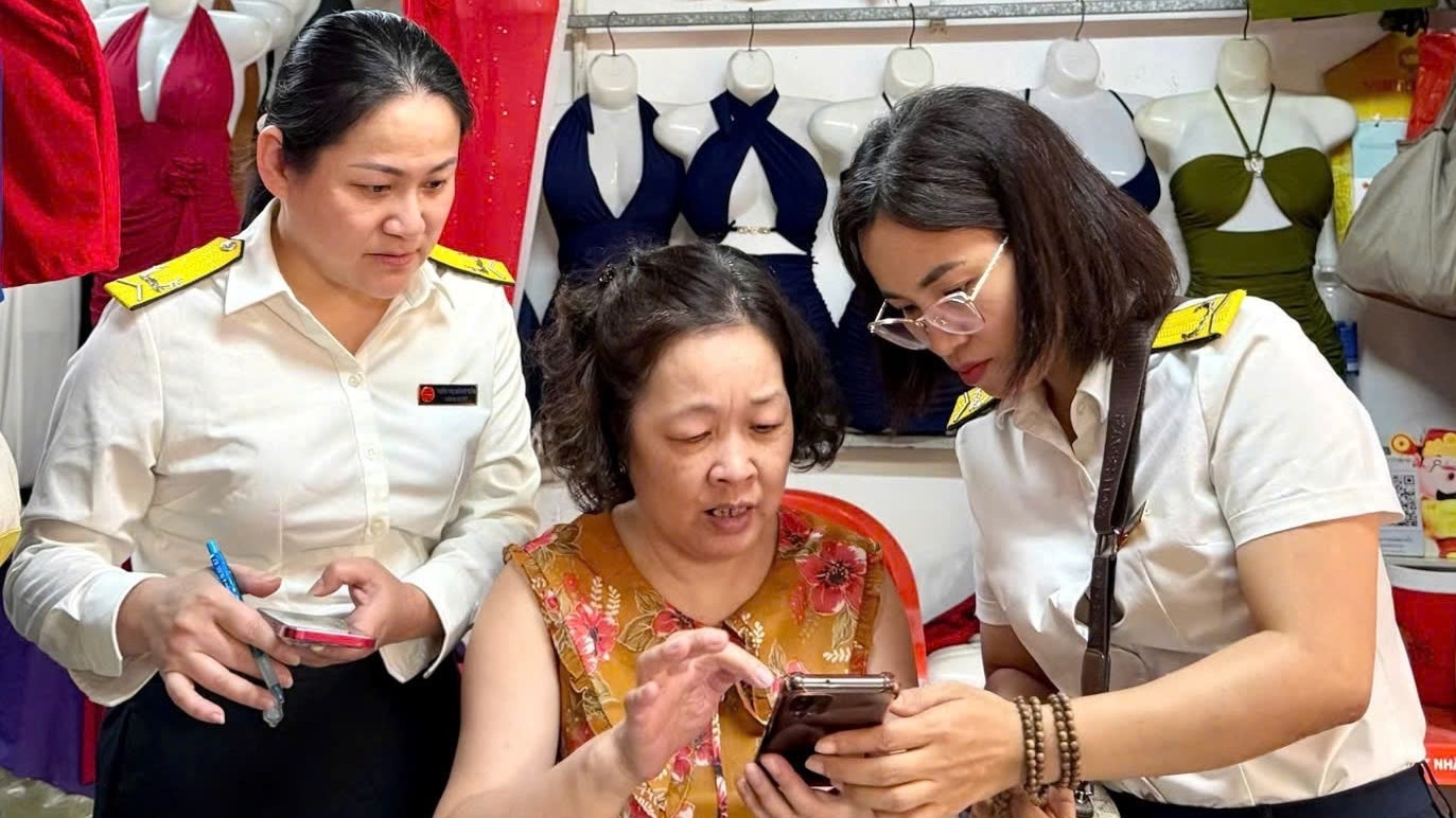 Từ thuế khoán sang kê khai, Hà Nội tiên phong đồng hành cùng hộ kinh doanh