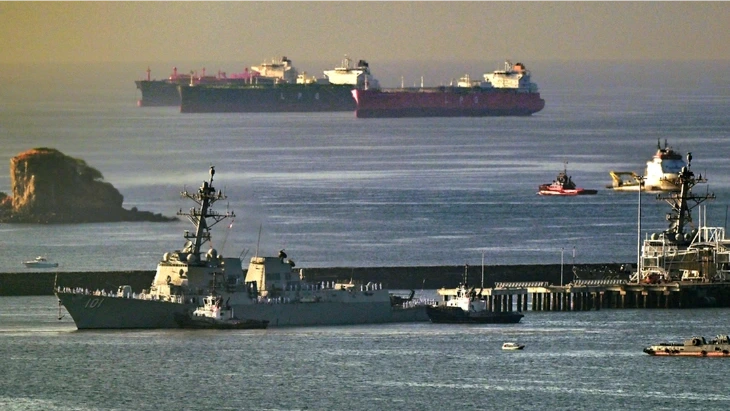 Hải quân Mỹ chặn nhiều tàu chở dầu liên quan đến Iran