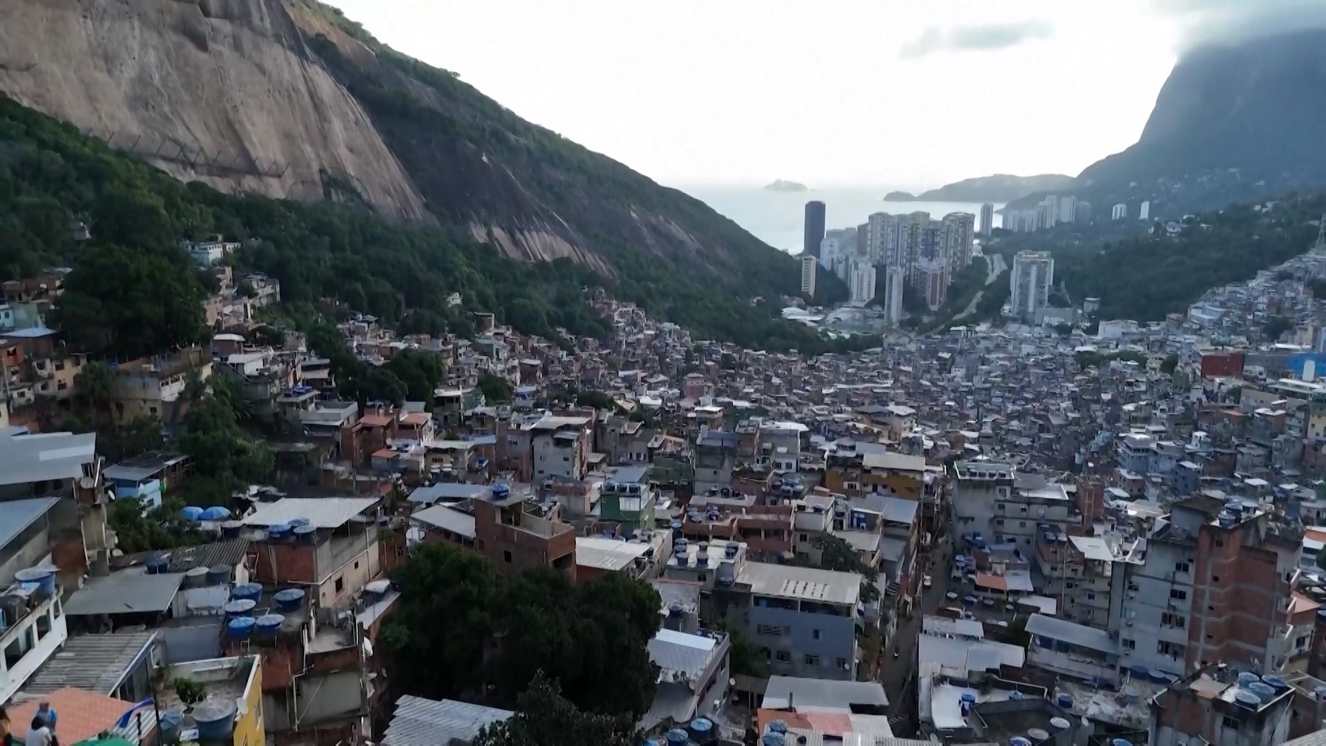 Brazil: Sân thượng khu ổ chuột thu hút du khách