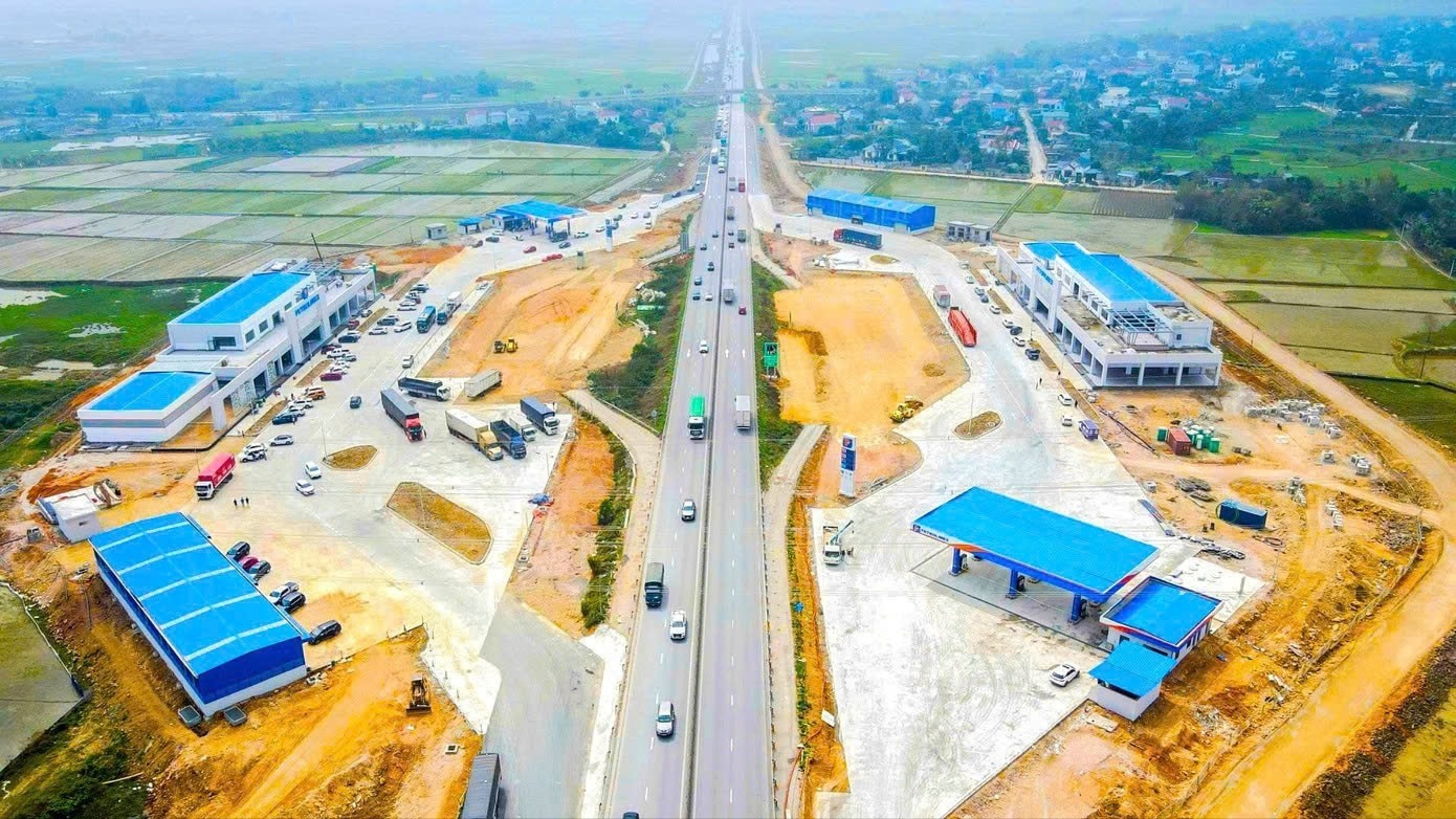 Yêu cầu khẩn trương hoàn thành trạm dừng nghỉ trước ngày 30/4