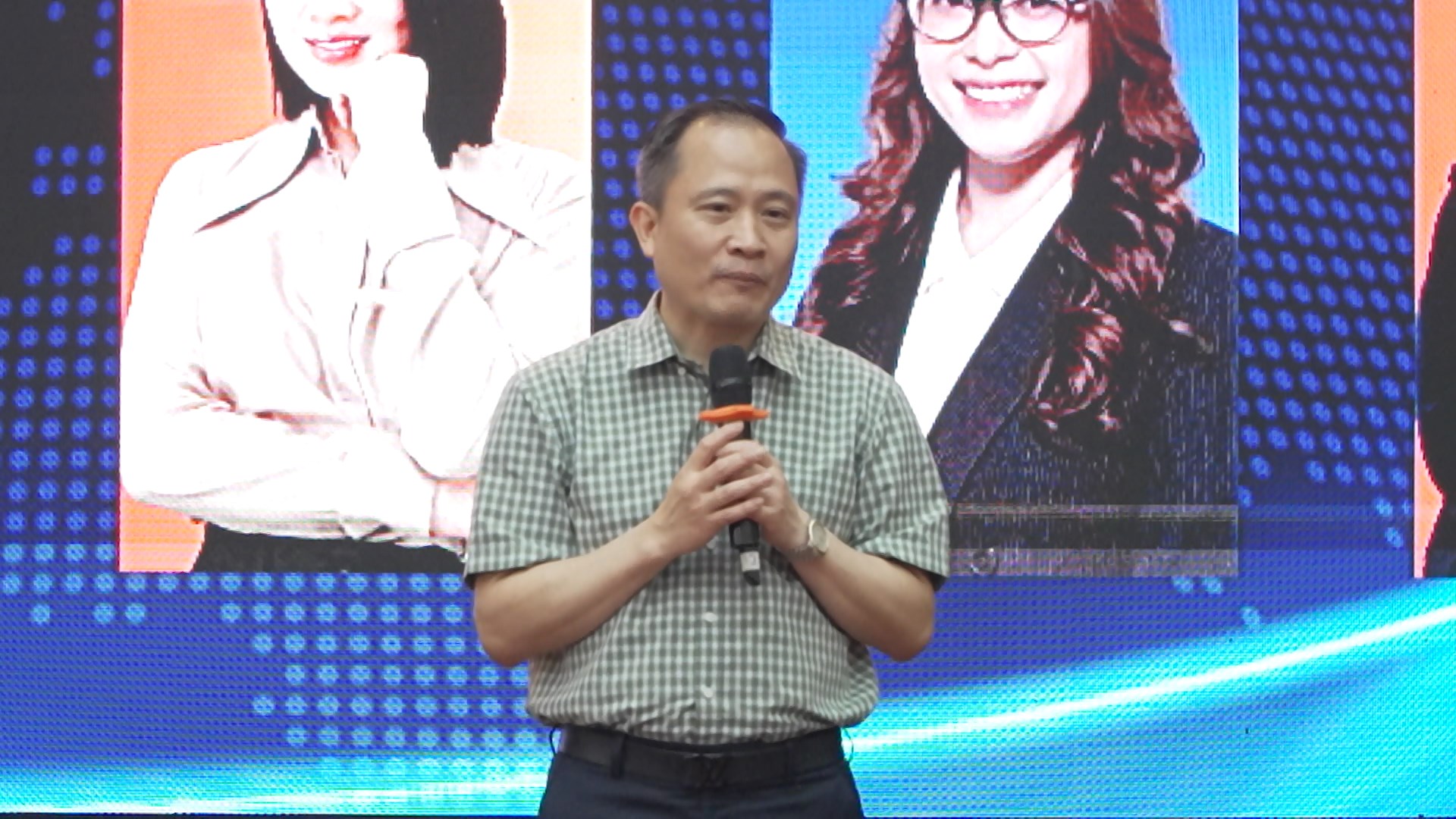 Phát triển tư duy, năng lực kinh doanh cho sinh viên