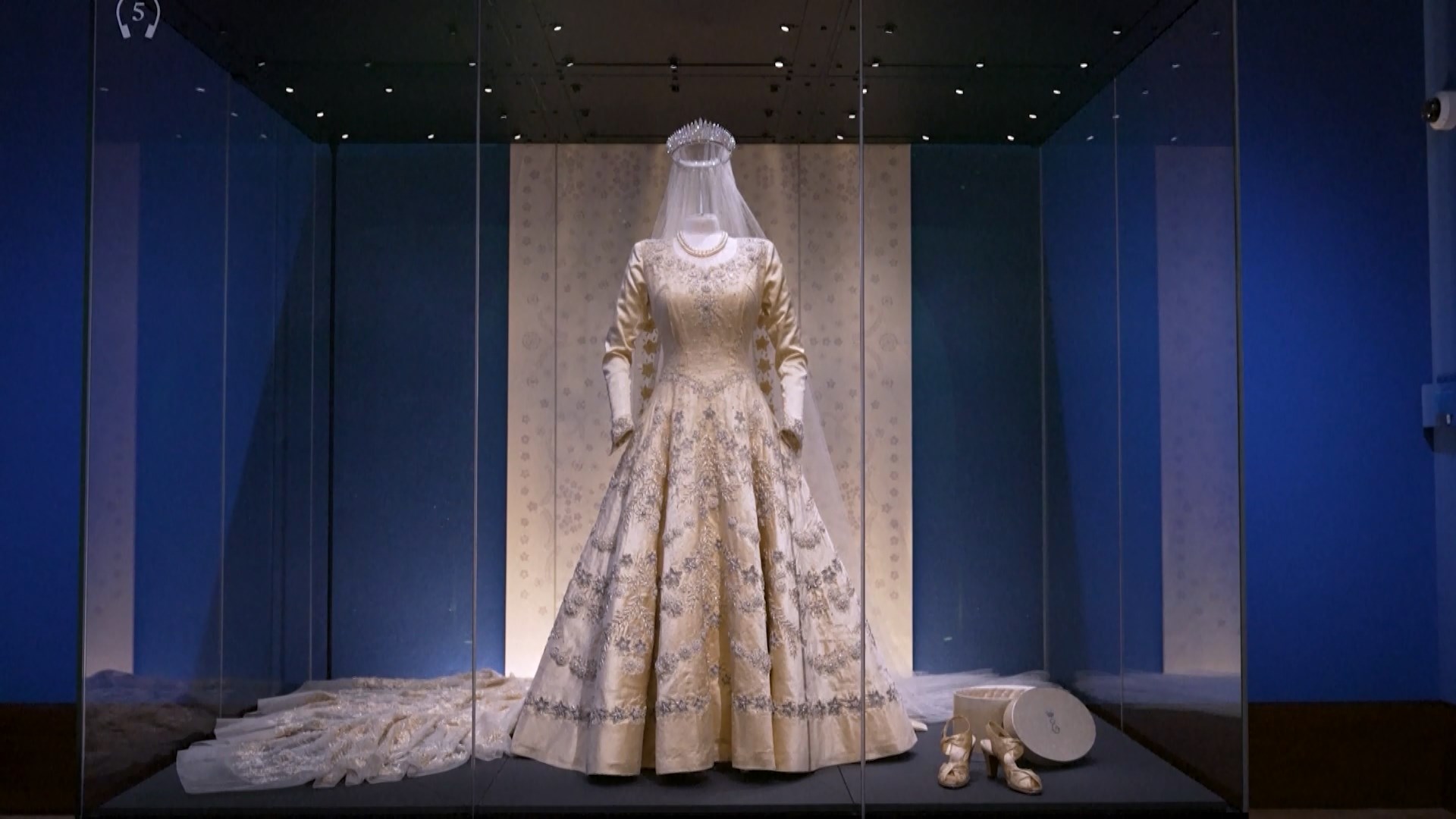 Chiêm ngưỡng 'cuộc đời' của cố Nữ hoàng Anh Elizabeth II