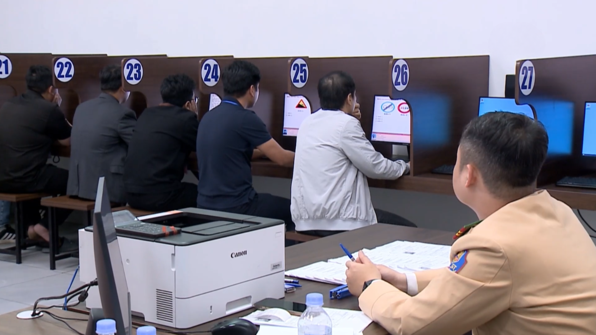 Từ tháng 5/2026 học lái xe bắt buộc xem clip TNGT