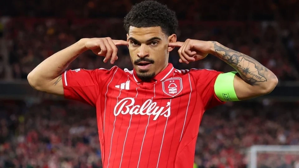 Hai đại diện Premier League vào bán kết Europa League