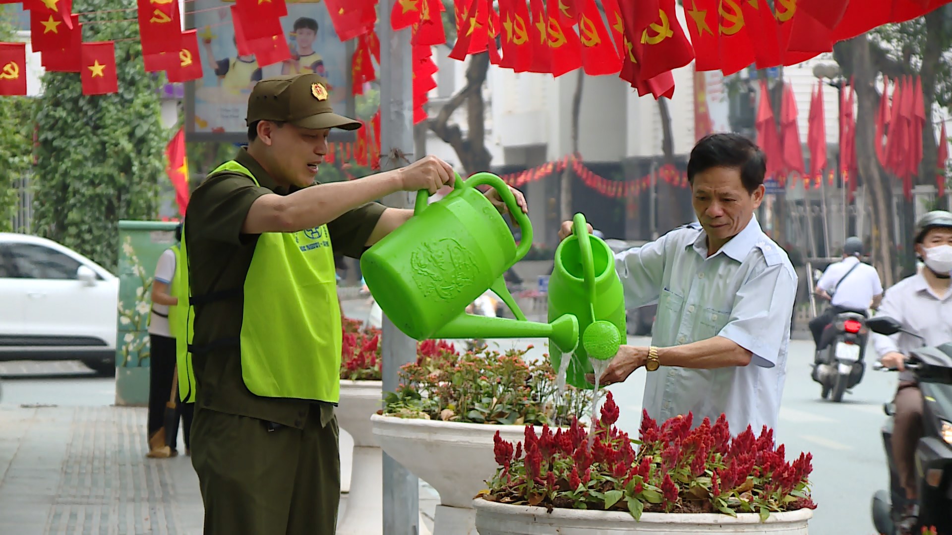 Sức sống mới trên những con đường hoa tại phường Hai Bà Trưng