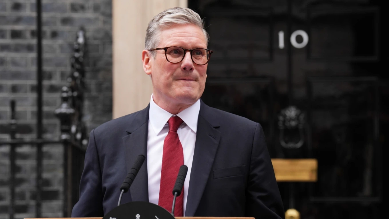 Thủ tướng Anh Keir Starmer đối mặt áp lực từ chức