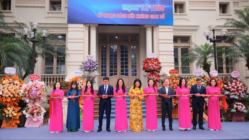 Mạch tri thức - Từ trang sách đến không gian số