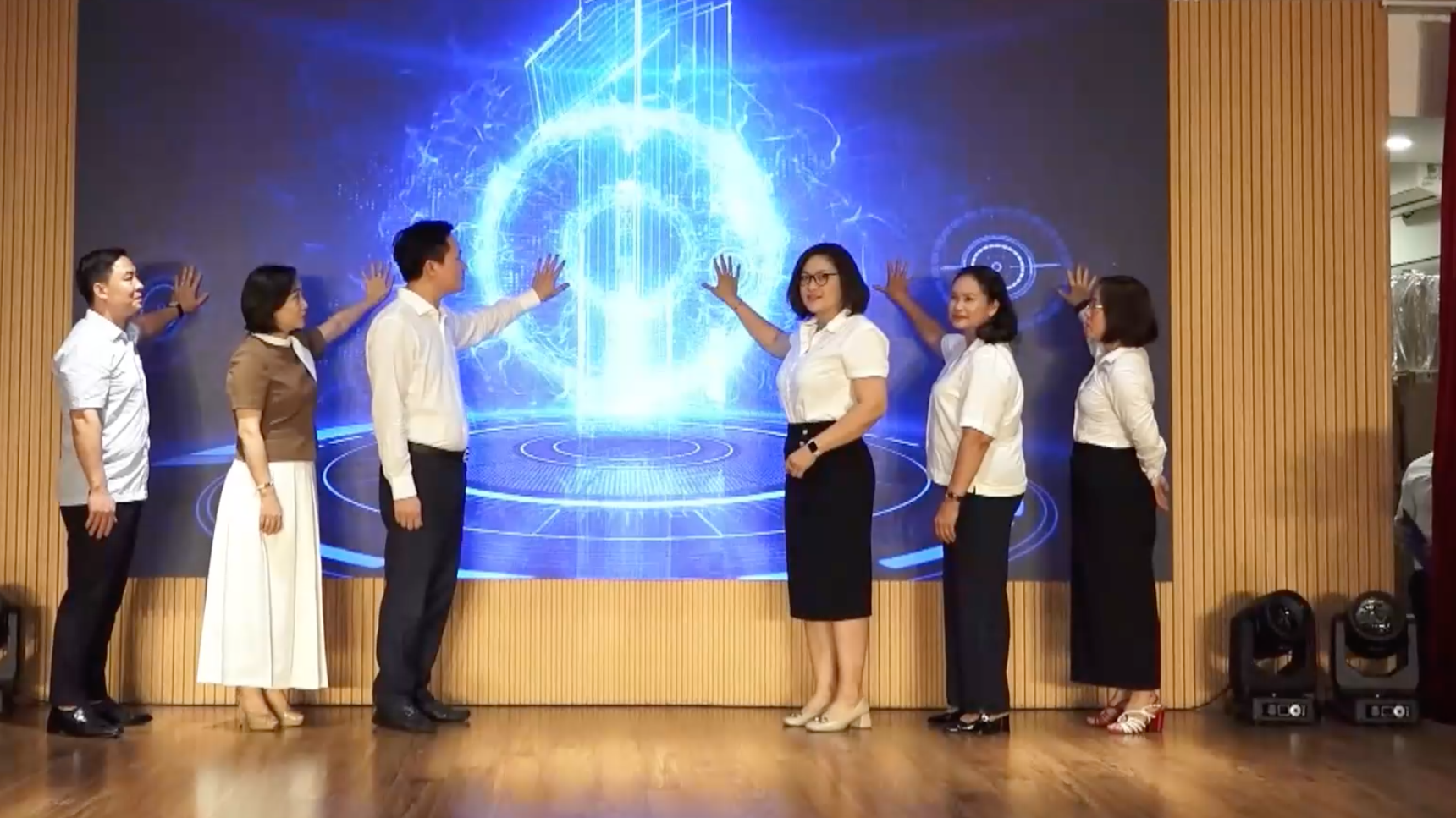 Phường Phúc Lợi tăng tốc chuyển đổi số, kiến tạo từ cơ sở