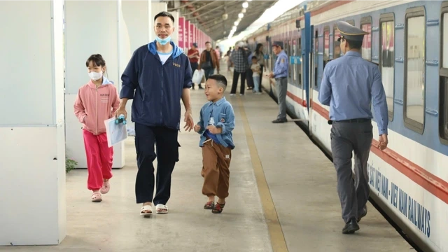 Bảo đảm an toàn chạy tàu dịp cao điểm 30/4 và hè 2026