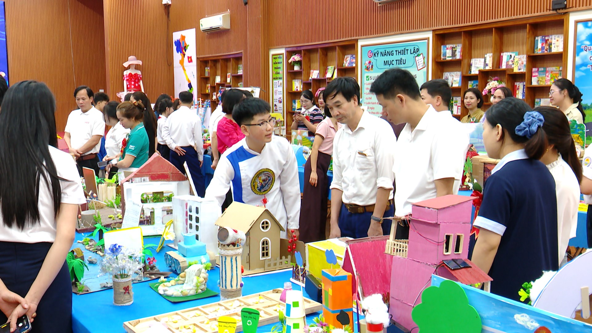 Ngày hội STEM khơi nguồn sáng tạo, định hướng tương lai