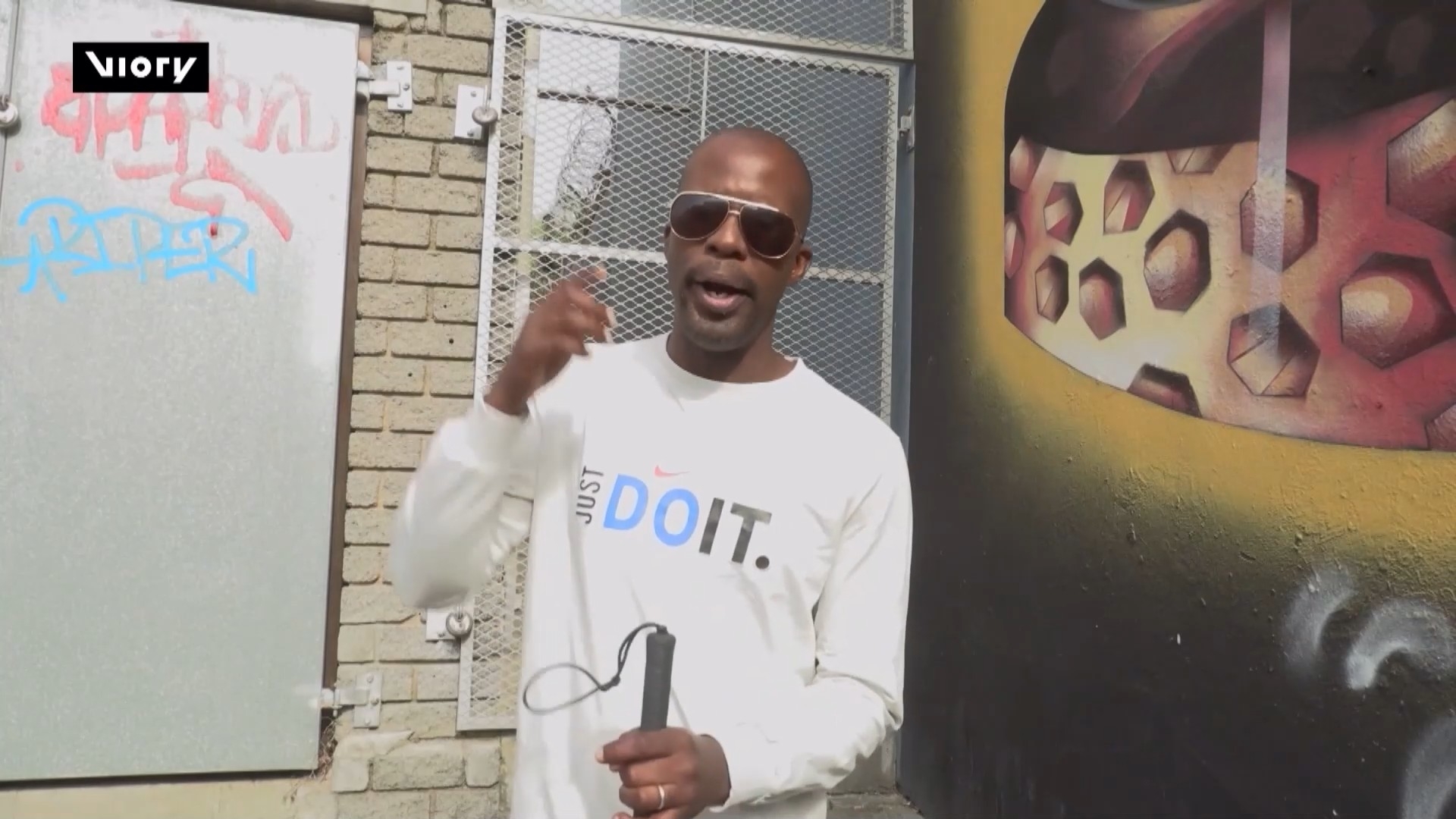 Người khiếm thị đầu tiên làm hướng dẫn viên tại châu Phi