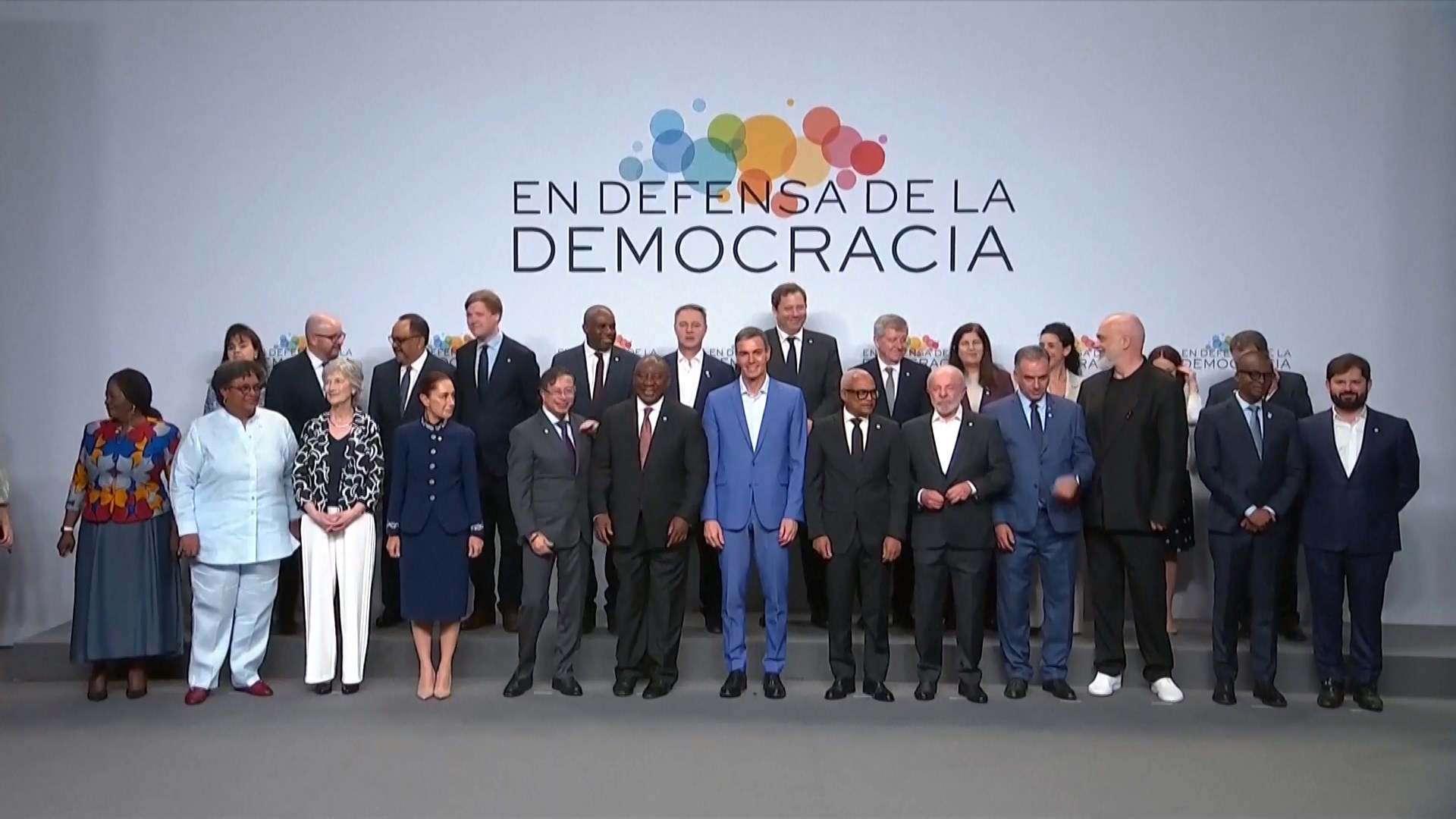 Nhiều nước cam kết tăng cường viện trợ cho Cuba