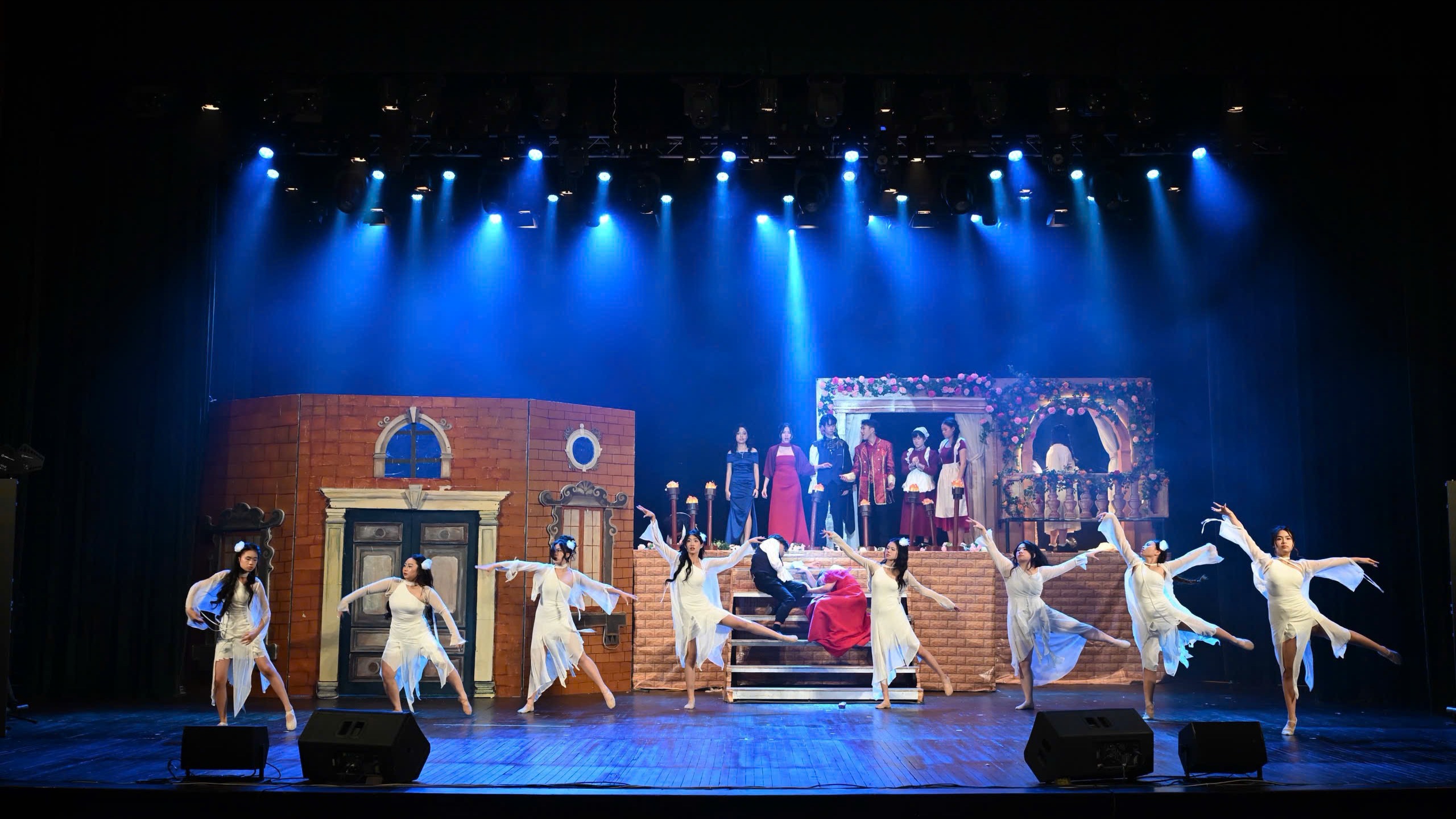 Tái hiện vở kịch kinh điển của Shakespeare trên sân khấu học đường