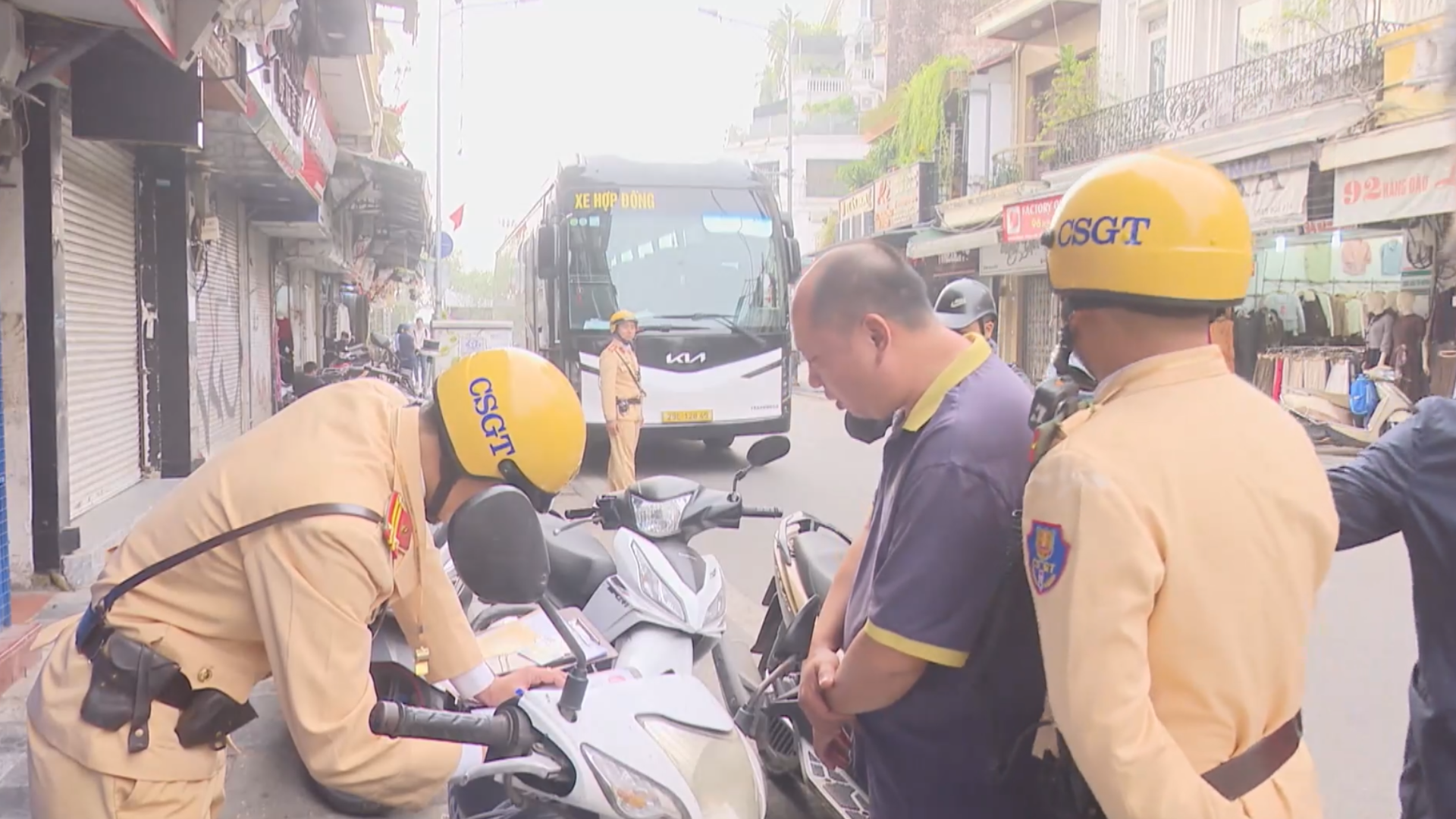 Yêu cầu các tổ chức, cá nhân cam kết đảm bảo ATGT