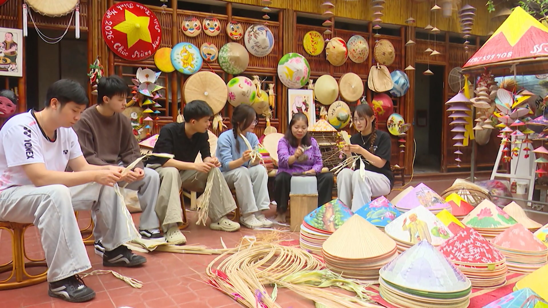 Du lịch xanh Hà Nội: Lợi thế 'kép' từ văn hóa và thiên nhiên