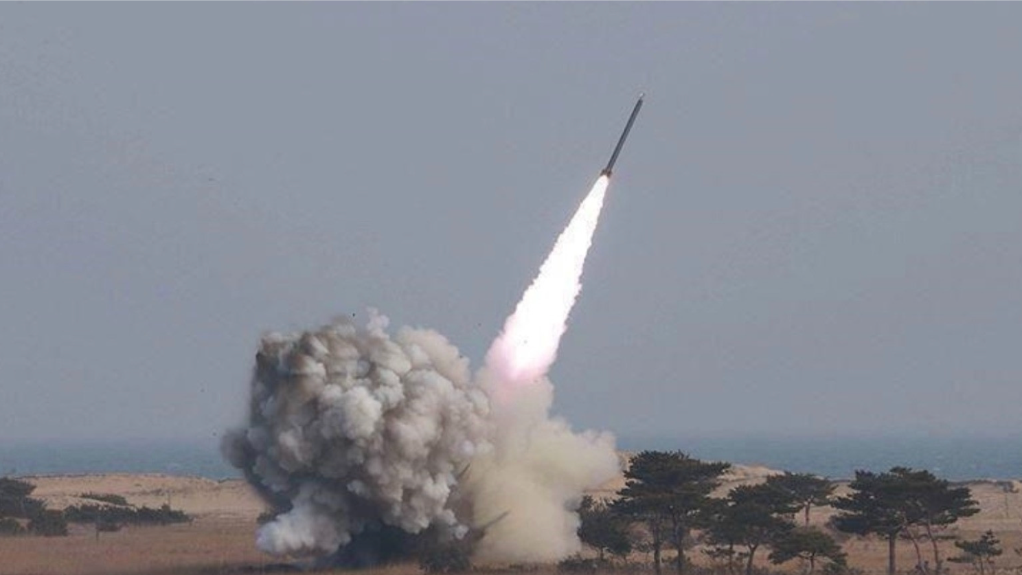 Houthi tấn công Israel, phối hợp với Iran và Hezbollah