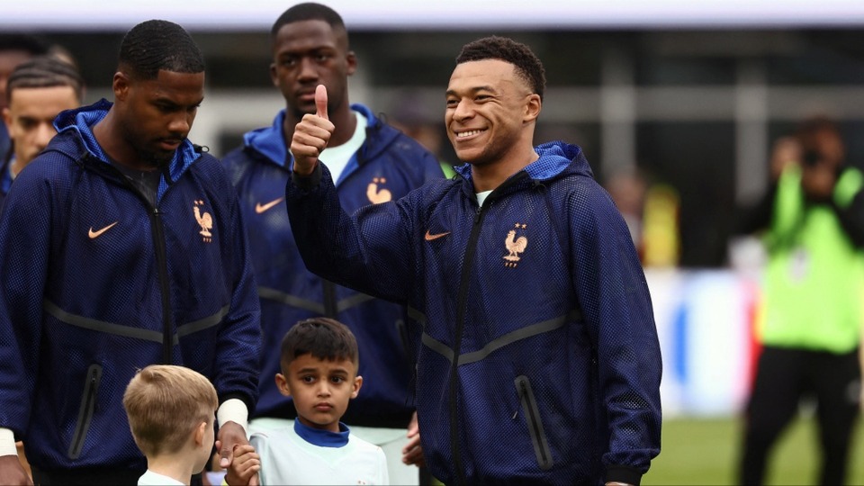 Vị trí số 1 thế giới của FIFA đổi chủ