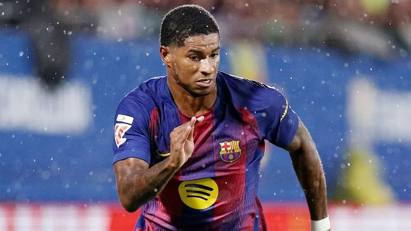 Barcelona gặp khó trong việc giữ chân Rashford