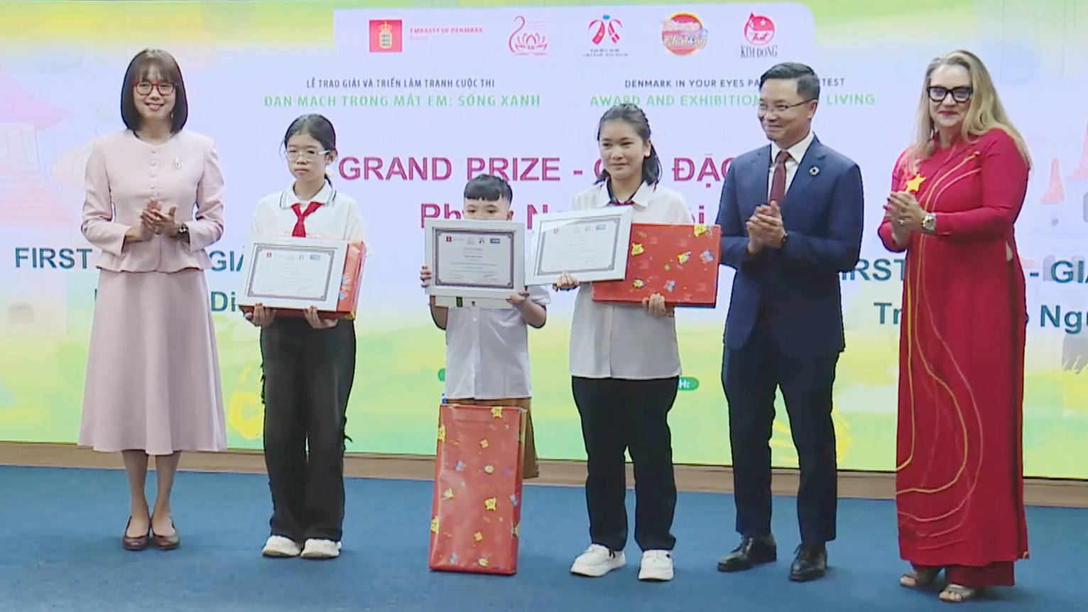 Trao giải cuộc thi vẽ tranh 'Đan Mạch trong mắt em'
