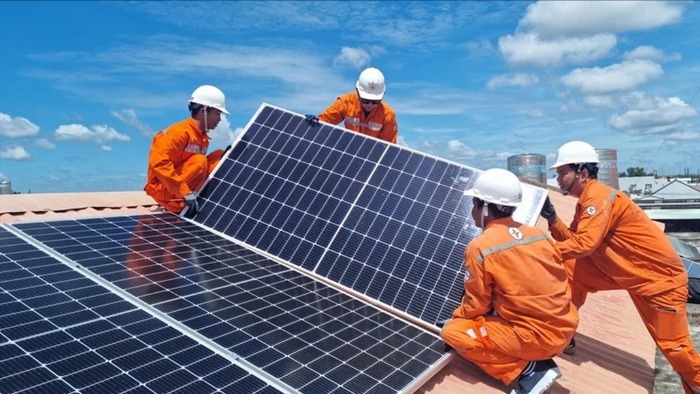 Mở hướng phát triển điện mặt trời mái nhà