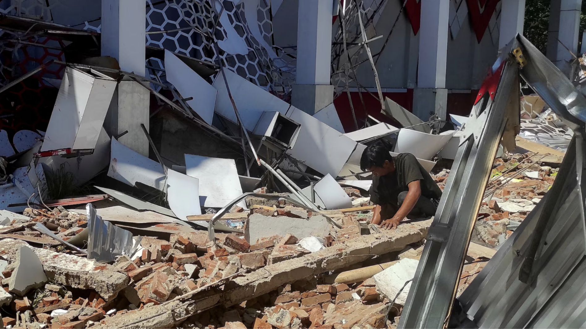 Indonesia: Động đất mạnh gây nhiều thiệt hại