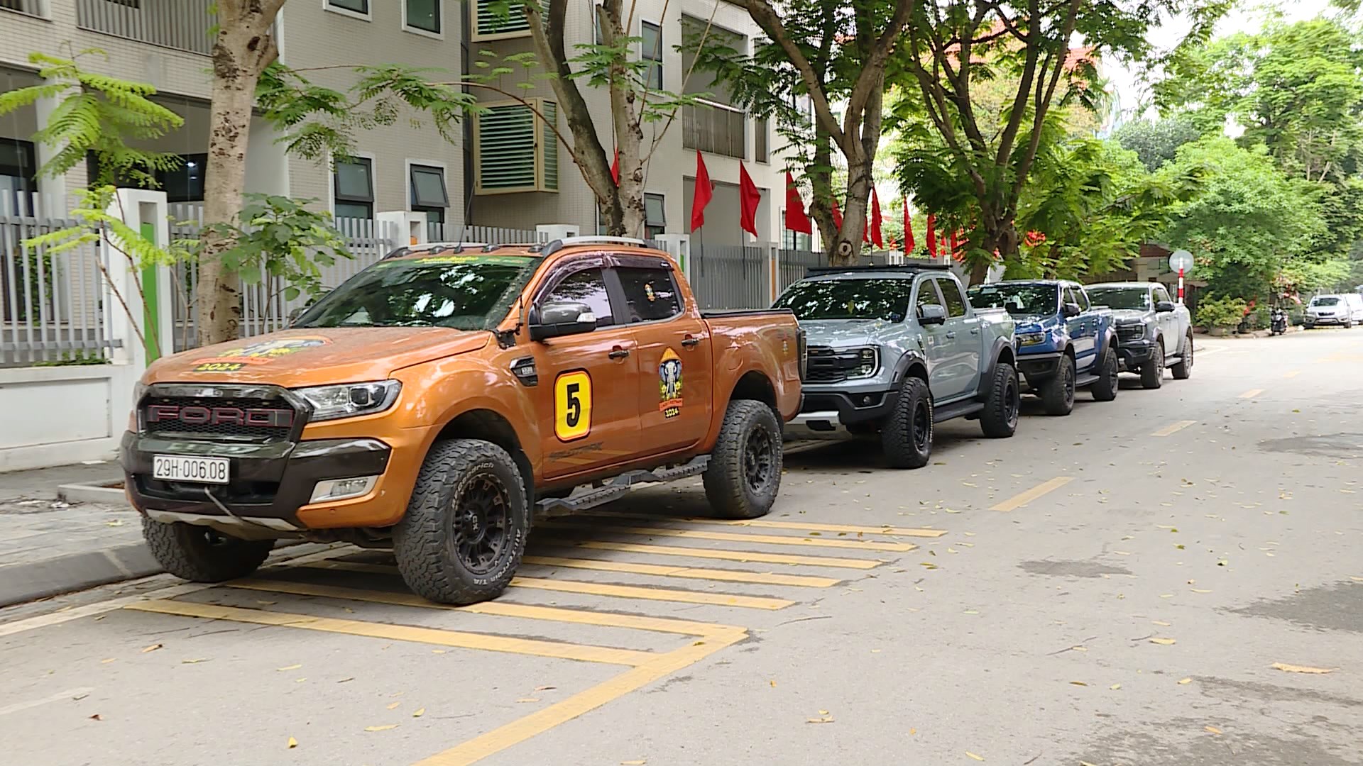 Đề xuất xe bán tải được lưu thông như xe ô tô con tại Hà Nội