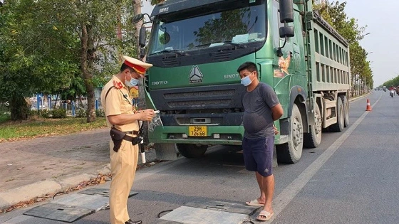 Xử lý các trường hợp xe tải vi phạm gây mất an toàn giao thông