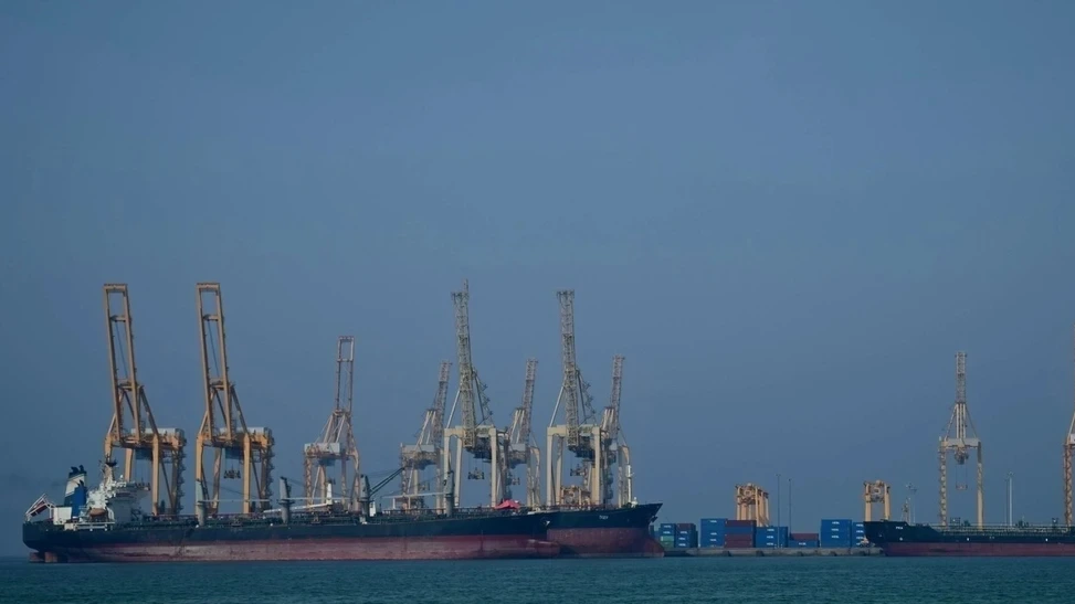 Mỹ bắt giữ tàu chở hàng treo cờ Iran tại Vịnh Oman