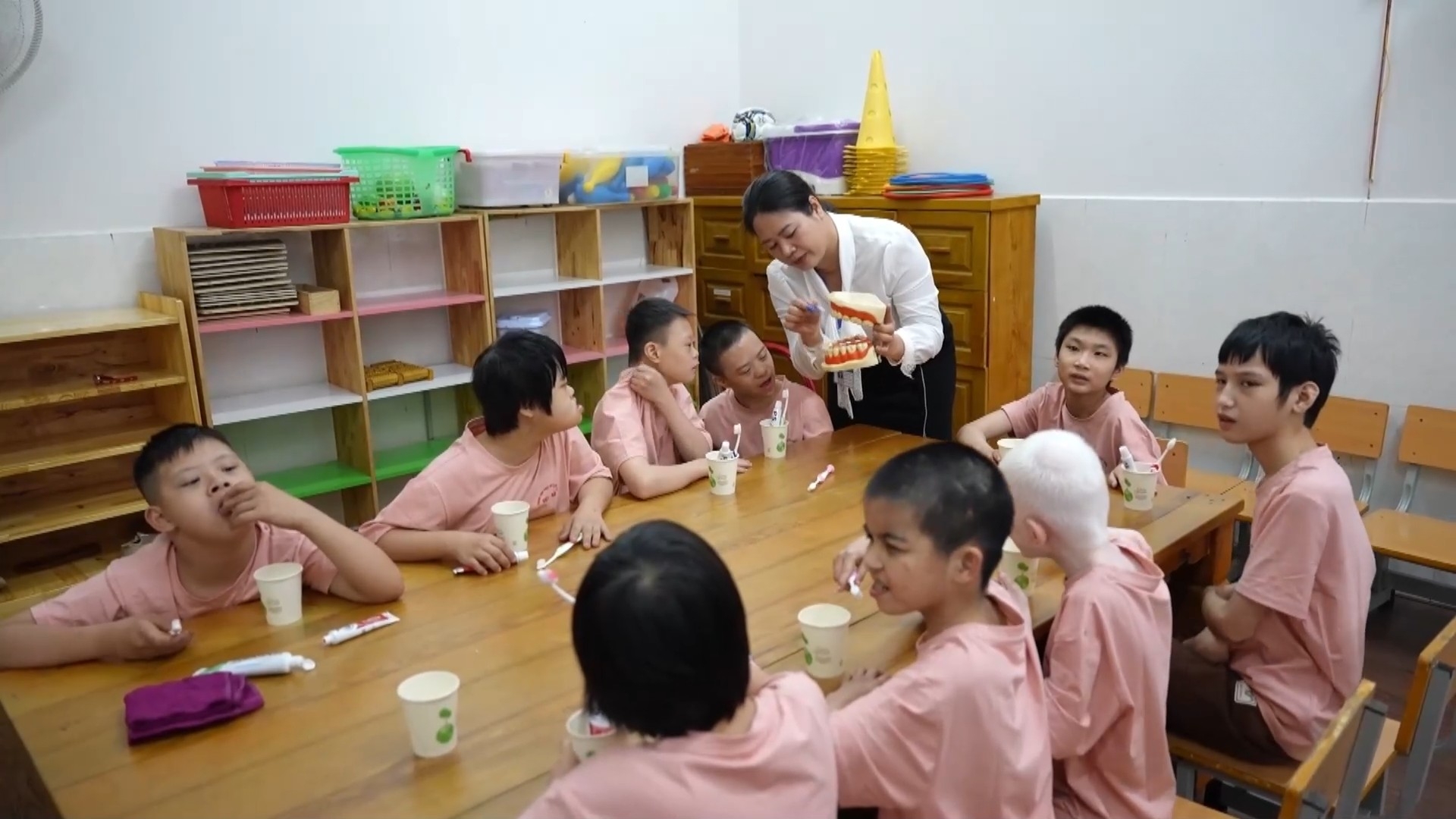 Công tác xã hội: Điểm tựa cho người yếu thế