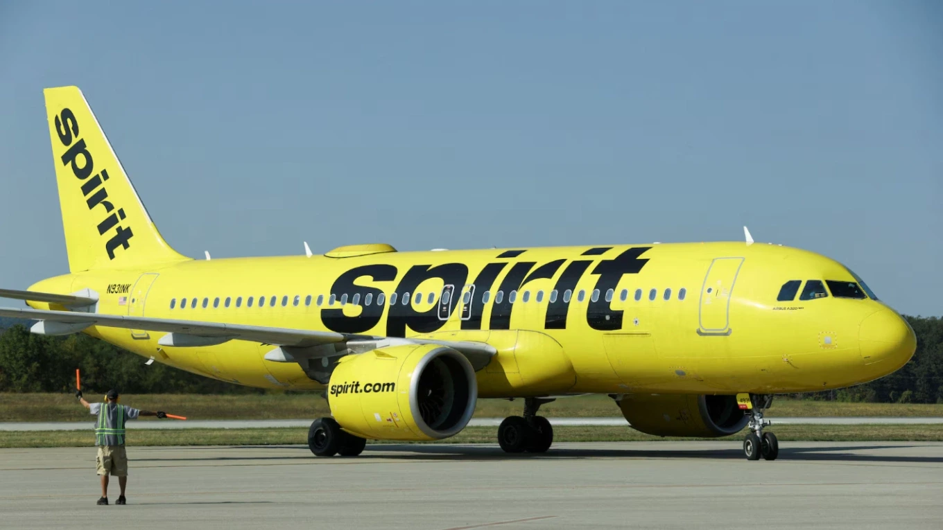 Các hãng hàng không Mỹ kêu gọi chính phủ giảm thuế