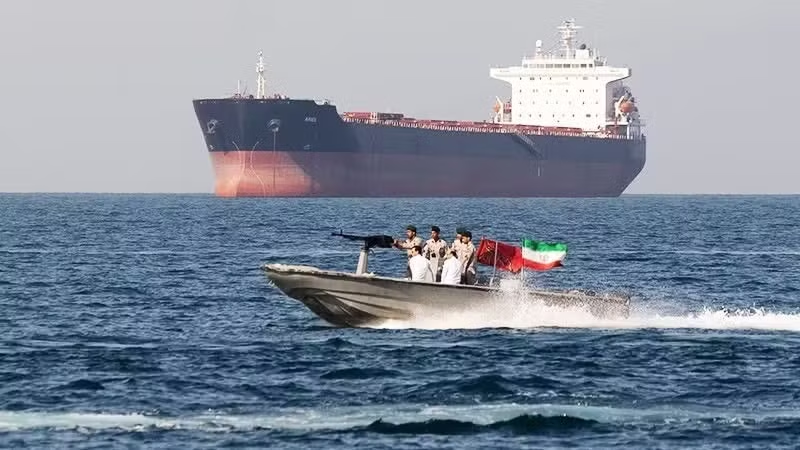 EU mở rộng trừng phạt, gia tăng áp lực lên Iran