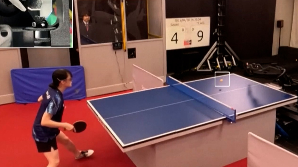 Robot bóng bàn có thể đánh bại người chơi chuyên nghiệp