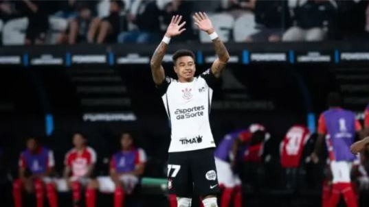 Jesse Lingard đi vào lịch sử tại cúp quốc gia Brazil