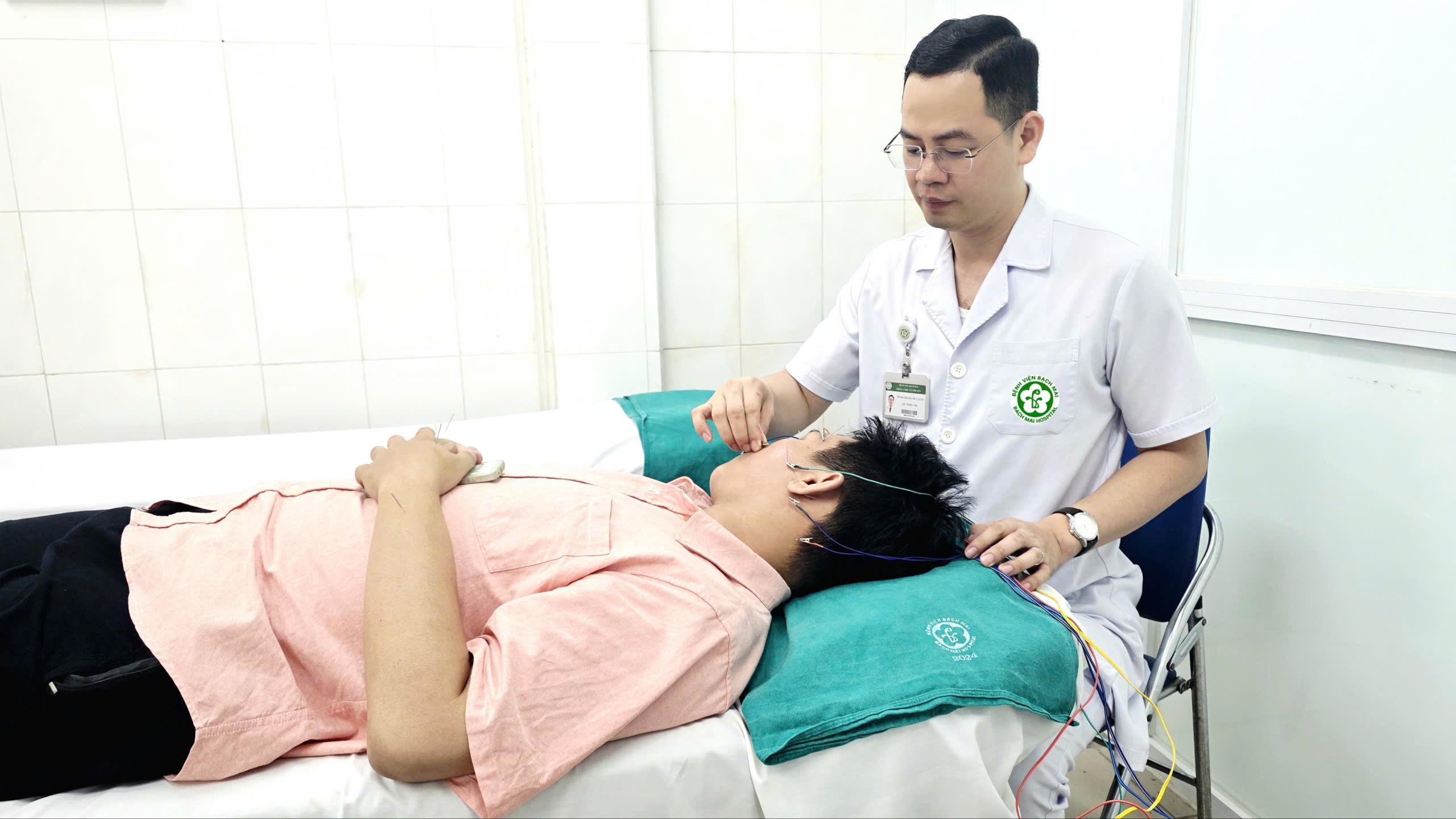 Cảnh báo liệt dây thần kinh số 7 do sốc nhiệt vào mùa hè