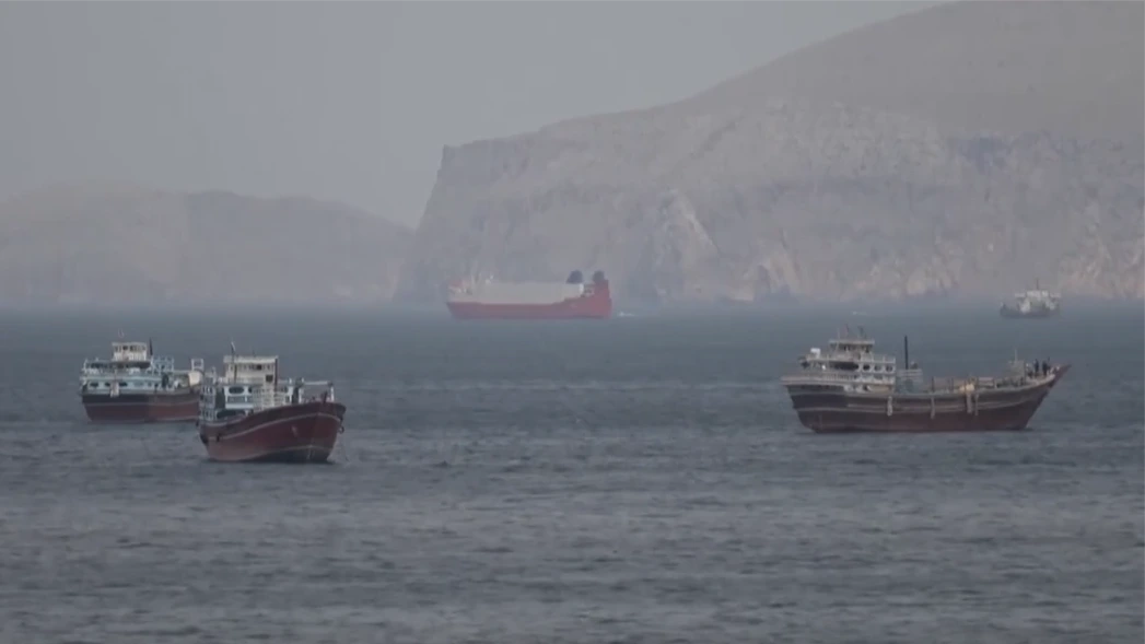 Ông Trump ra lệnh tiêu diệt các tàu rải thủy lôi ở Hormuz

