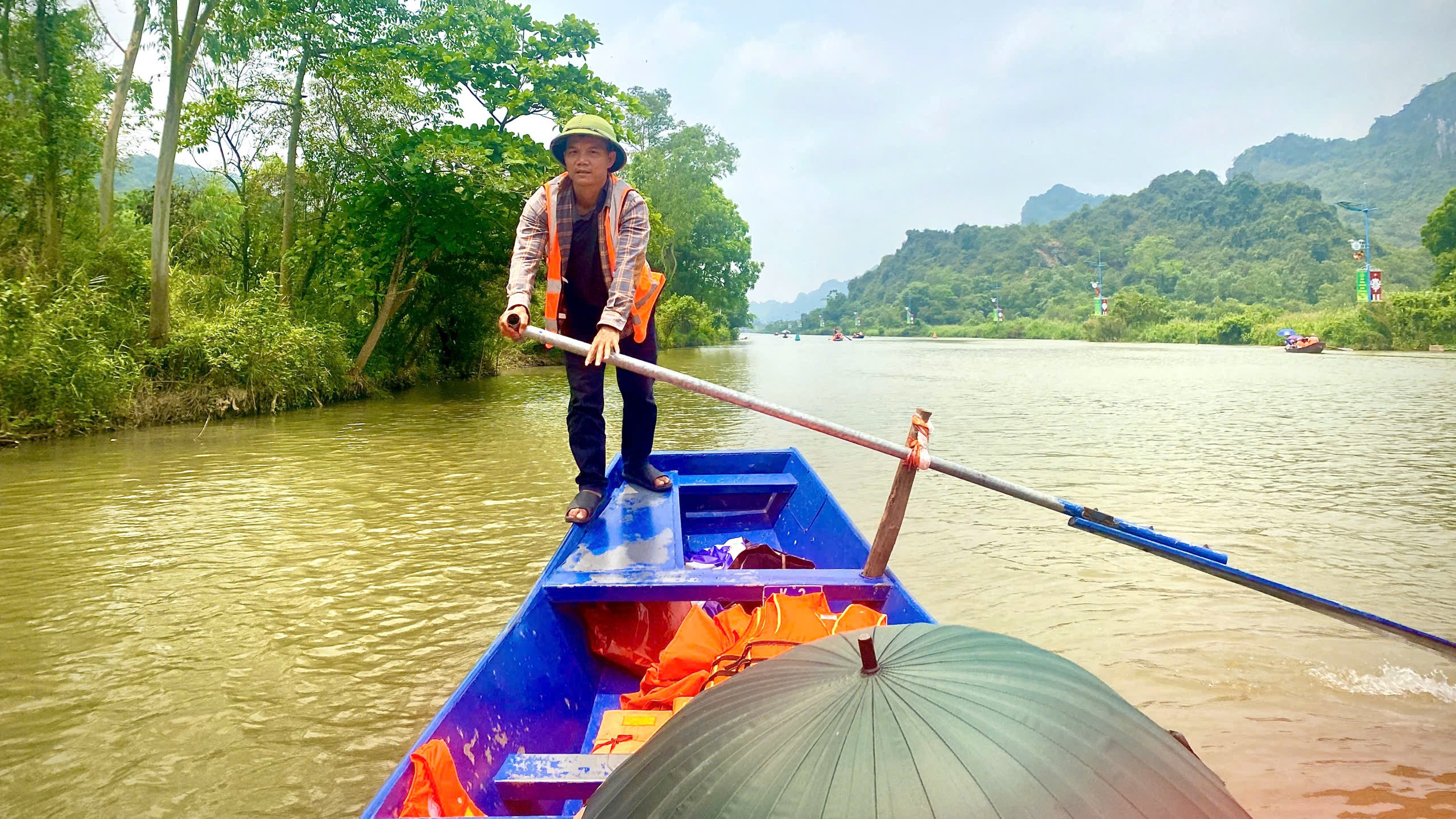 Thanh âm từ những nhịp chèo trên dòng suối Yến