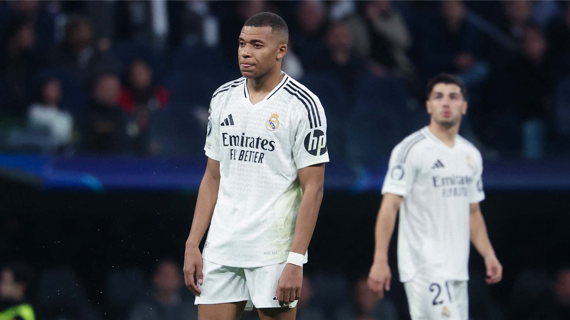 Real Madrid ‘đầu hàng’ trong cuộc đua tại La Liga